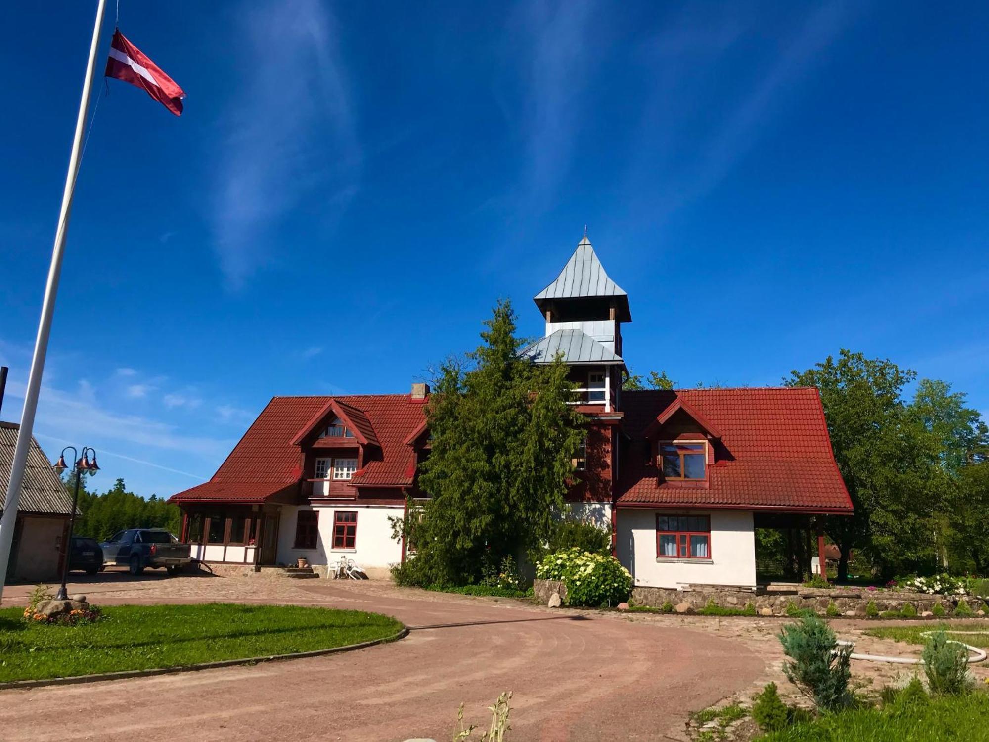 Отель Pilskalni Ivande Экстерьер фото